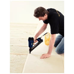 Agrafeuse Cloueur Pneumatique Cloueur Pneumatique - Pro PB 161 Rapid - Travaux Intenses - En Coffret Avec 4 Raccords Et 300 Clous 5000104 -Pas Cher Fixation Magasin 2 5