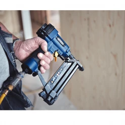 Agrafeuse Cloueur Pneumatique Agrafeuse Cloueuse Pneumatique - Pro PBS 151 Rapid - En Coffret Avec 200 Agrafes Et 200 Clous 5000103 -Pas Cher Fixation Magasin 7