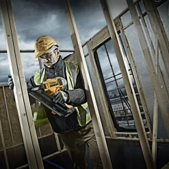 Cloueur Autonome à Gaz, électrique Ou Sur Batterie Cloueur De Charpente Dewalt DCN692P2-QW XR 18V Avec Coffret, 2 Batteries 5 Ah Li-Ion Et Chargeur -Pas Cher Fixation Magasin cloueur xr application 02